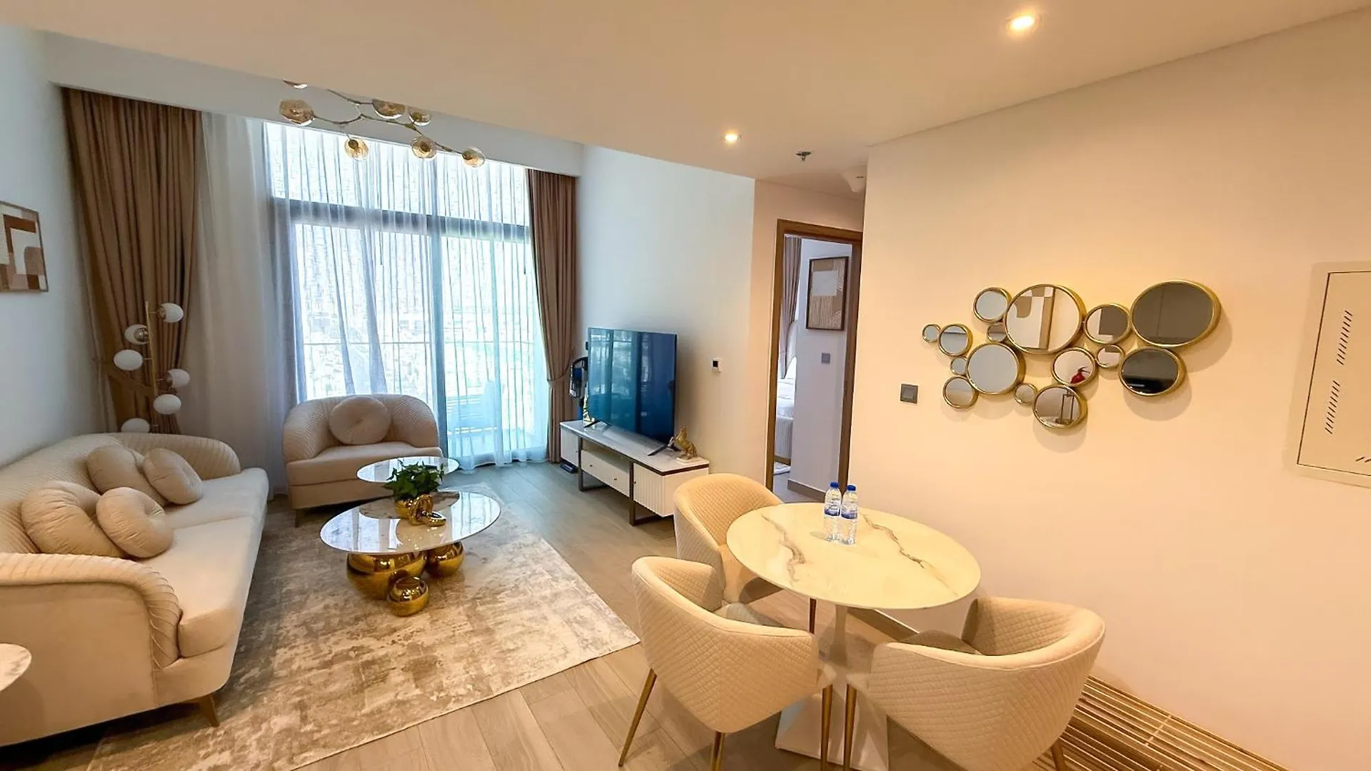 Luxurioeser Aufenthalt Mit Blick Auf Den Burj Khalifa Dubai Apartment